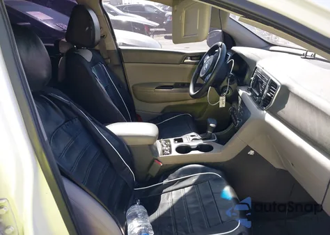 2018 Kia Sportage Lx z USA, uszkodzony, nr VIN KNDPM3AC7J7485369